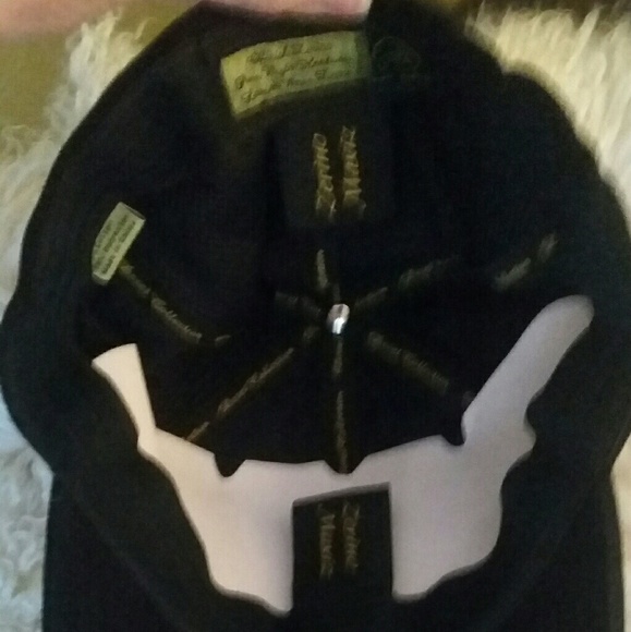 Finely Tailored Cap Wear - Picture 3 of 4